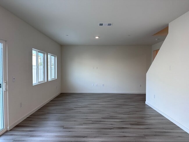 Photo - Beautiful 2024 Built 4/2.5 - New Subdivision!