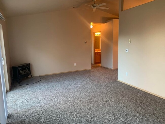 Photo - 3333 SW Salmon Ct Unit s3335