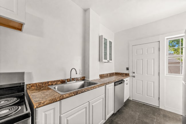 Kitchen - 11427 Clifton Blvd Unit 3