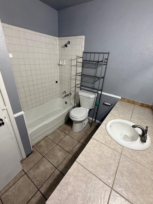 Photo - 2107 49th St