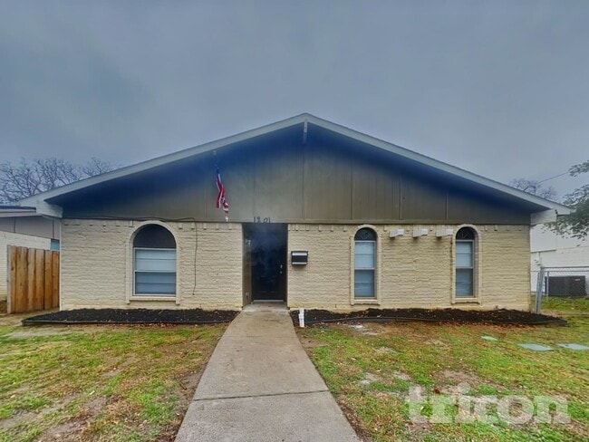 Photo - 1201 Kingston Dr