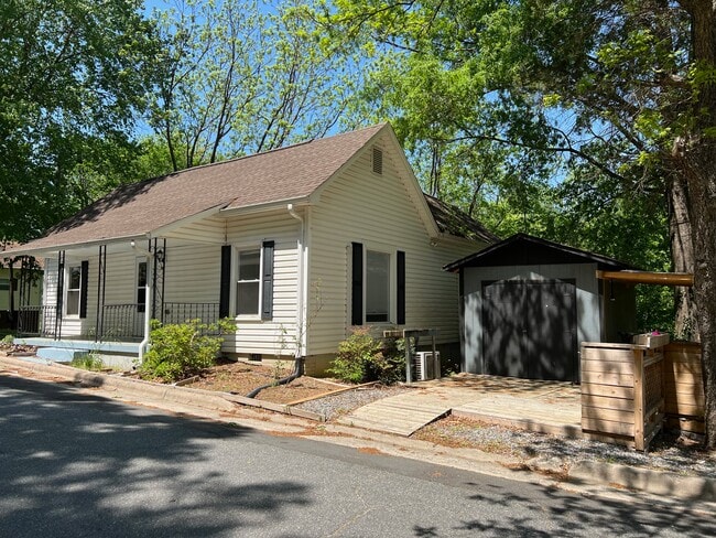 Photo - 346 Nesbit Ave