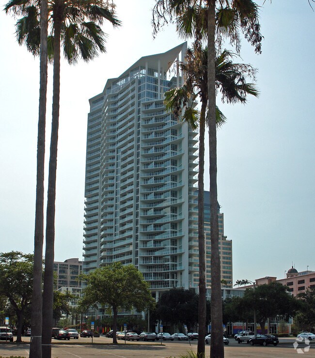 Signature Place Tower - Signature Place Tower Apartments