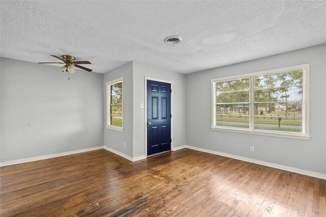 Photo - 7450 Lakewood Dr