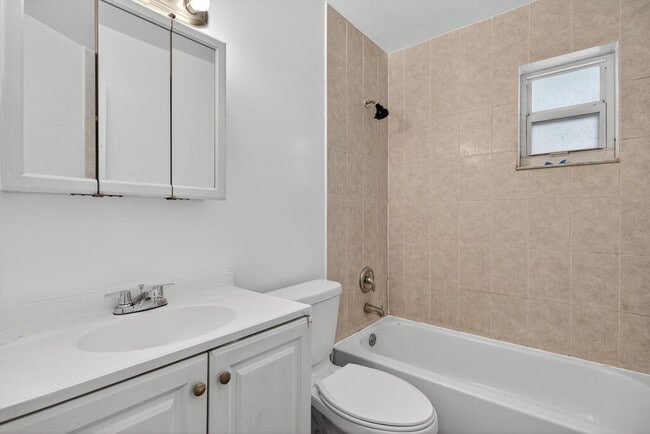 Photo - 2961 NE 7th Ave Unidad D
