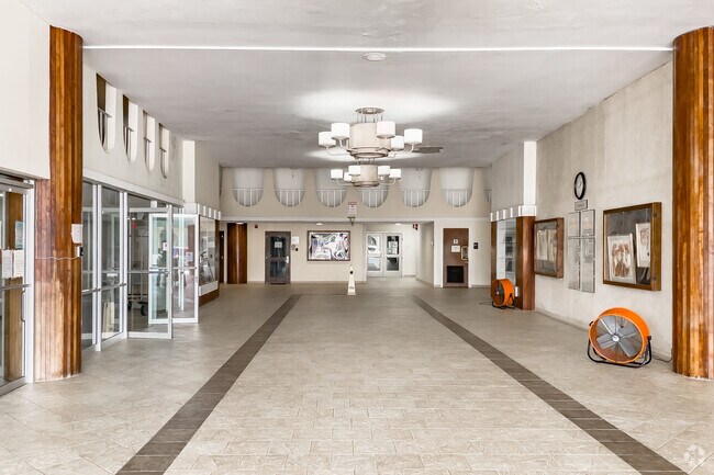 Photo - Hilo Lagoon Centre