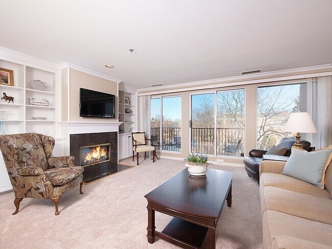 Photo - "Charming 2-Bed, 2-Bath Retreat in Northfield's Arbor Lane Oasis!"