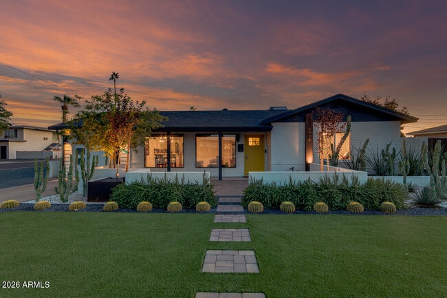 Building Photo - 6929 E 6th St