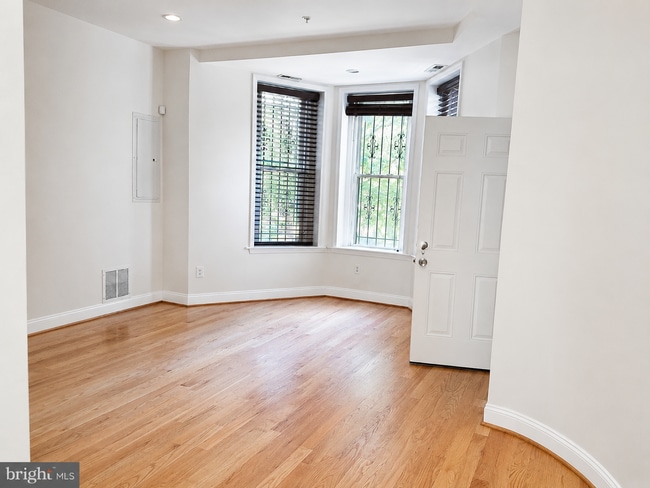 Photo - 405 P St NW Unit 2