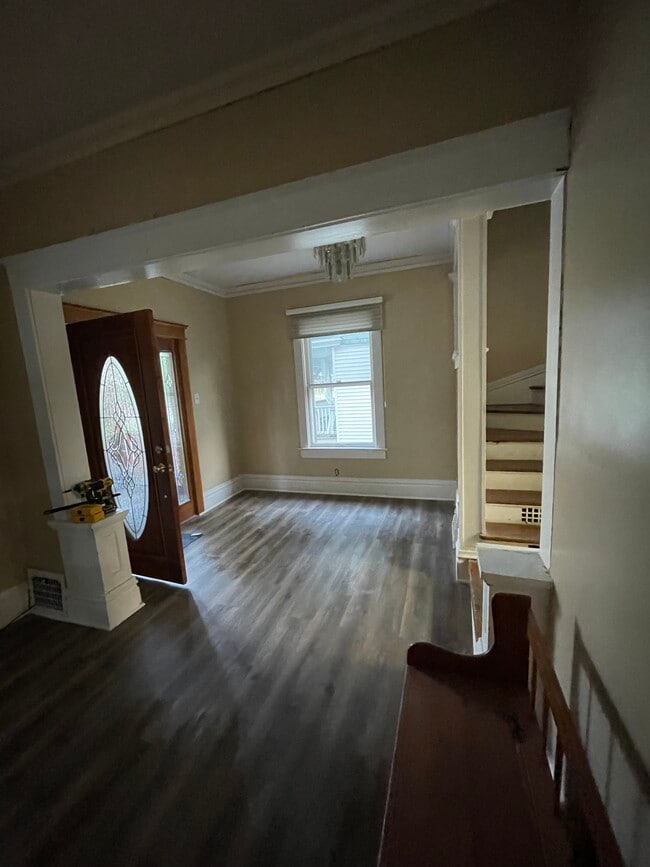 Entry Way - 1017 N Elmwood Ave