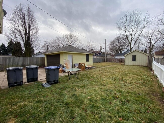 Backyard - 2314 N 8th St Unit 2314