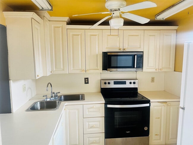 Photo - 2800 NW 56th Ave Unit C-303