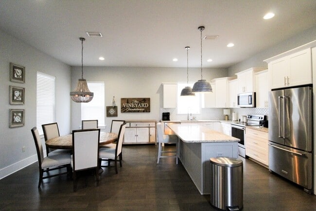 283 Lakeland Dr
