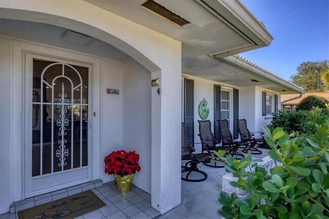 Photo - 2410 Cass St