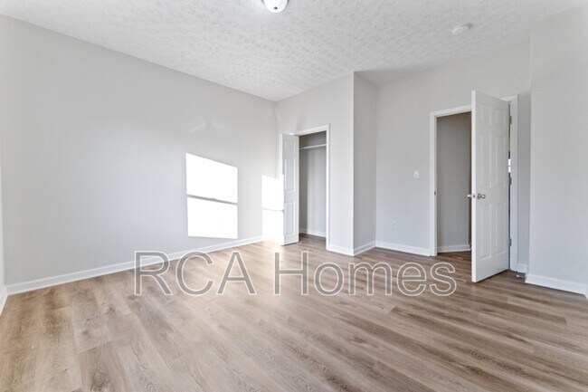 Photo - 23 N Gray St