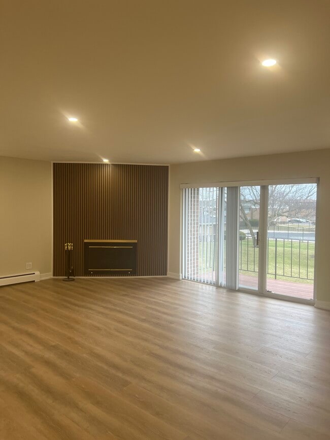 Photo - 10381 Dearlove Rd Unidad 2A