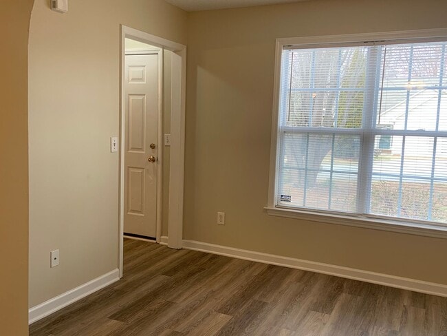 Photo - 3 BR House convenient to Hwy 29