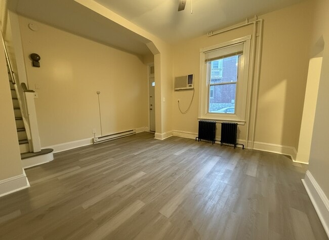 Photo - 4441 Richmond St Unit B