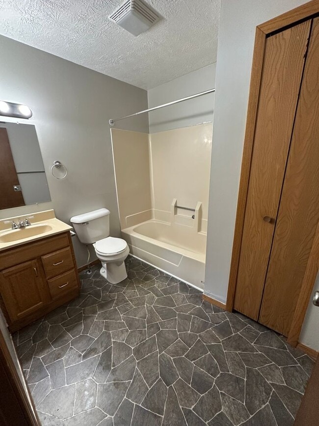Photo - 3955-3965 N Meadow Ridge Dr Unit 3955
