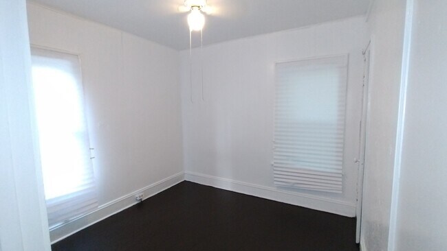 Photo - 10125 Born Ave Unidad 4