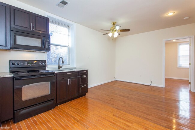 1 br, 1 bath Triplex - 2122 RACE ST Unit 2 - 1 br, 1 bath Triplex - 2122 RACE ST Unit 2 Unidad 2 Rental