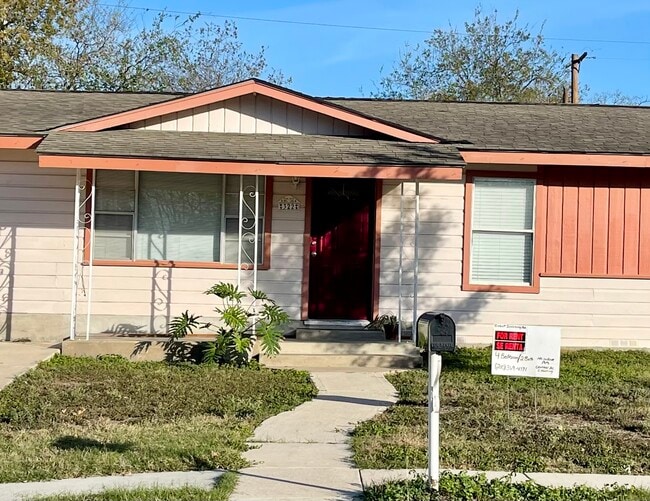 Photo - 322 Saint Louis Ave