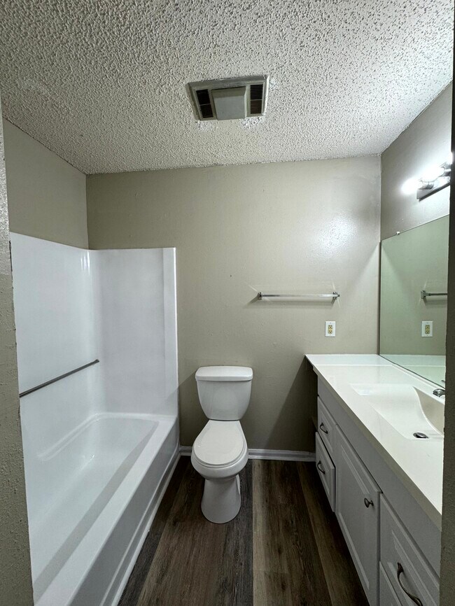 Photo - 1724 Cedar Lake Dr Unit C