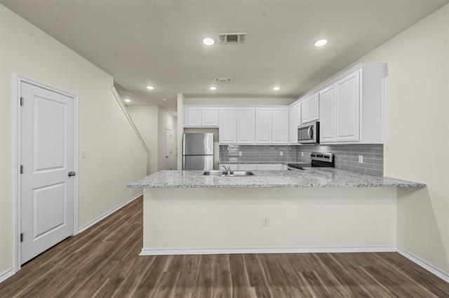 Photo - 105 4th St