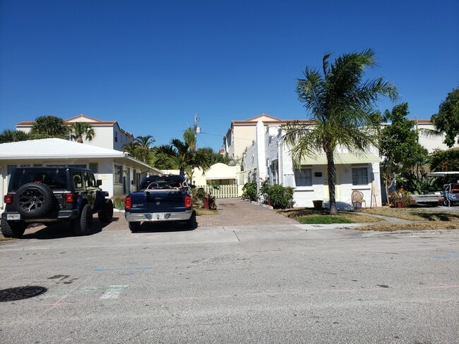 Photo - 319 Kenilworth Blvd