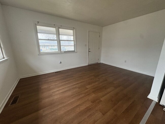 Photo - 920 Avery Dr Unit B