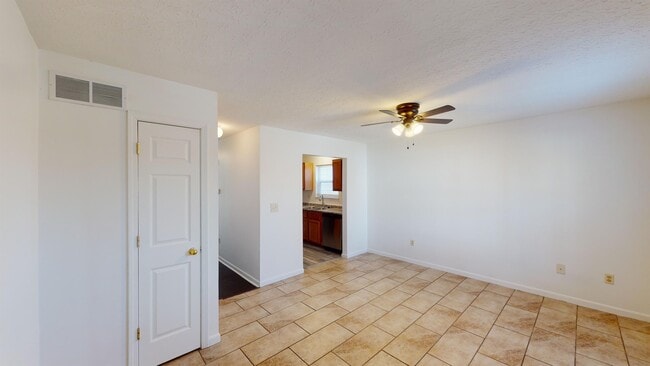 Photo - 2229 Symmes St