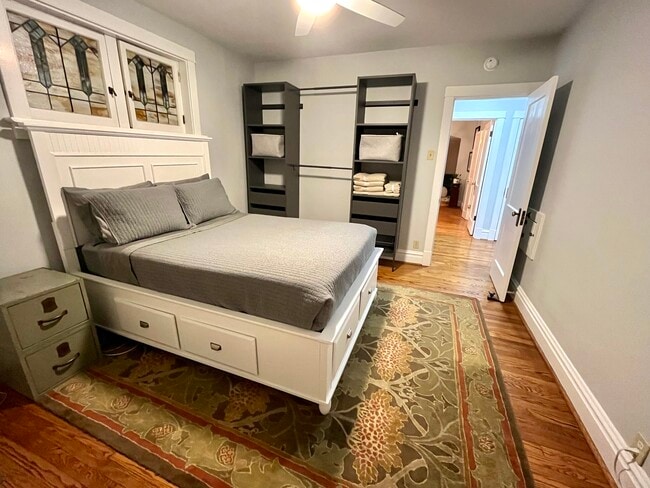 Photo - 6025 Dewey Ave