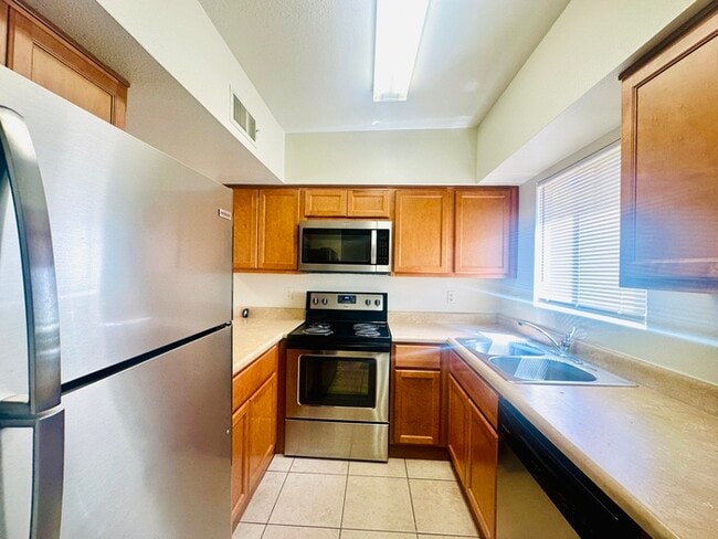 Building Photo - 1st Month Free Move In Special! Spacious 2... Rental