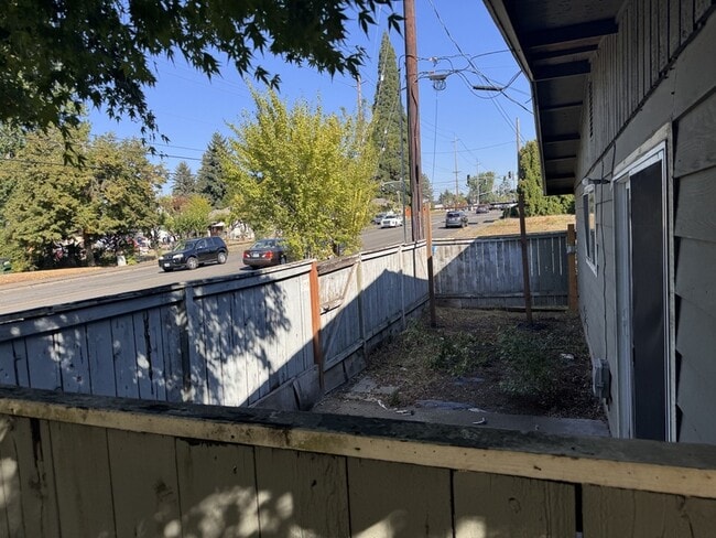 Building Photo - 12800 SW Allen Blvd Unit A