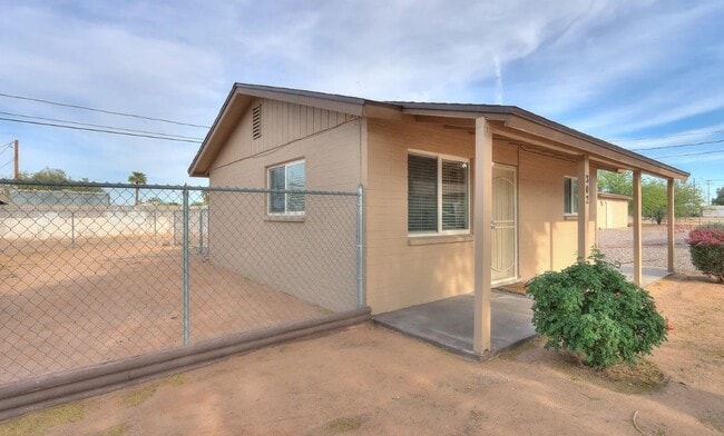 Photo - 302 N Morrison Ave