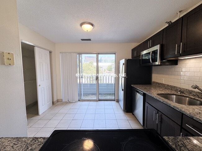 Photo - 154 N Beacon St