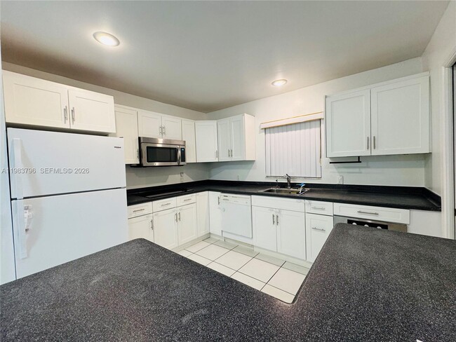 Photo - 65 Bentley Dr