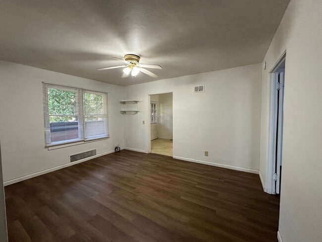 Building Photo - SIND226 Unit SIND226-2 Rental