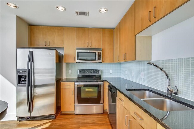 Photo - 5925 Almeda Rd Unit 11806
