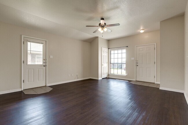 Photo - 3606 Dustin Ct Unidad B