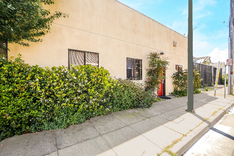 Photo - 1092 Calcot Pl