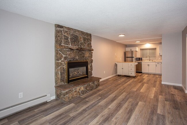 Photo - 2 Bed 1 Bath On Bus Route - Heat Included