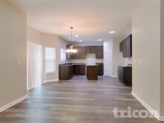 Photo - 10 Moonrise Crossing