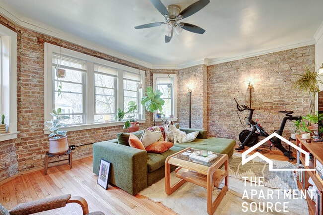 Building Photo - 2842 N Whipple St Unit 3