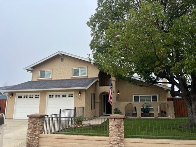 Photo - FAIR OAKS BEAUTY WITH POOL, SPA & SOLAR!!