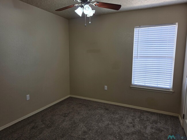 Photo - 2517 Ross St