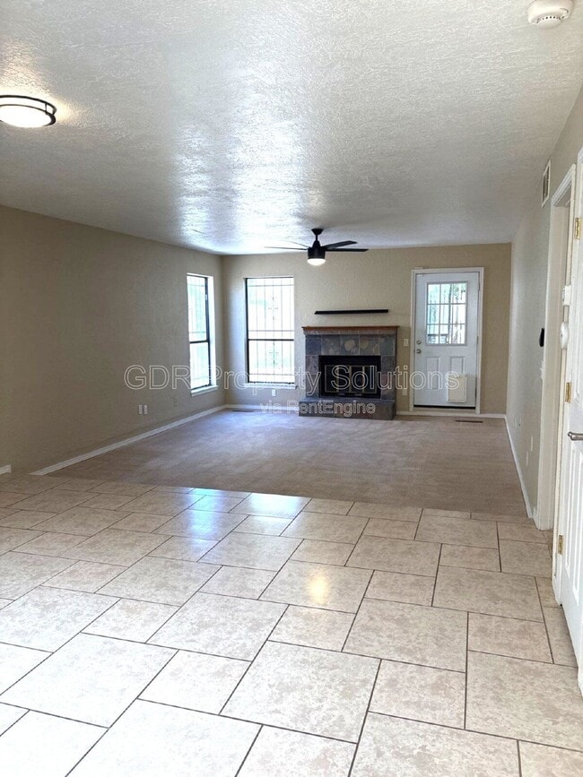 Photo - 5828 Elmwood Dr NE