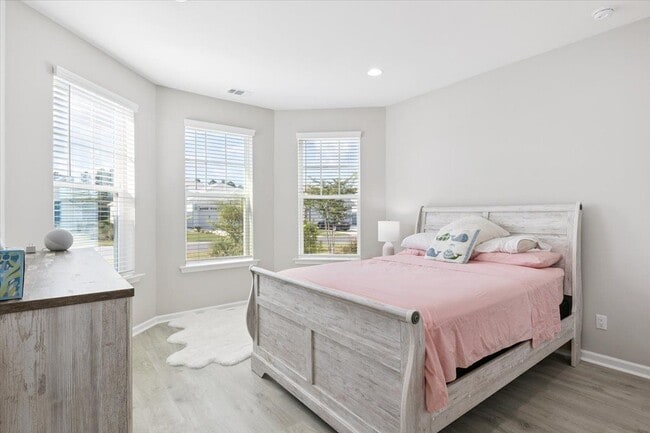 Photo - 731 Harborside Dr