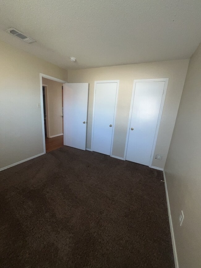 Photo - 2nd floor apartment water included! walking distance to Old town! Easy access to highway!