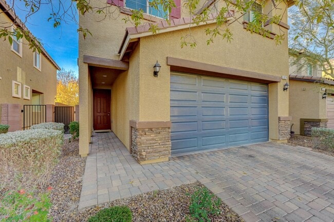 Photo - Beautifu 2 Story 4 bedrooms 2.5 baths located in Mountain Edge Southwest